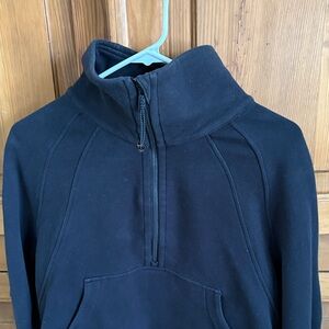 Women’s lululemon scuba half zip cropped Black sweatshirt.